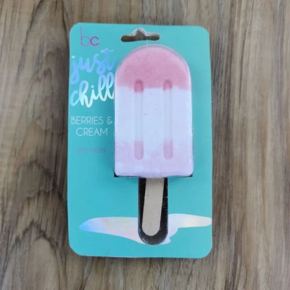 💜NIB Beauty Concepts Berries & Cream Ice Cream Bath Fizzer